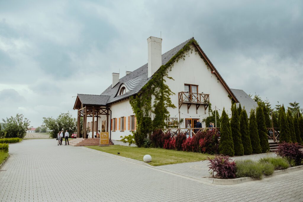 300525_0344 reportaż ślubny w Rusiborek Dom